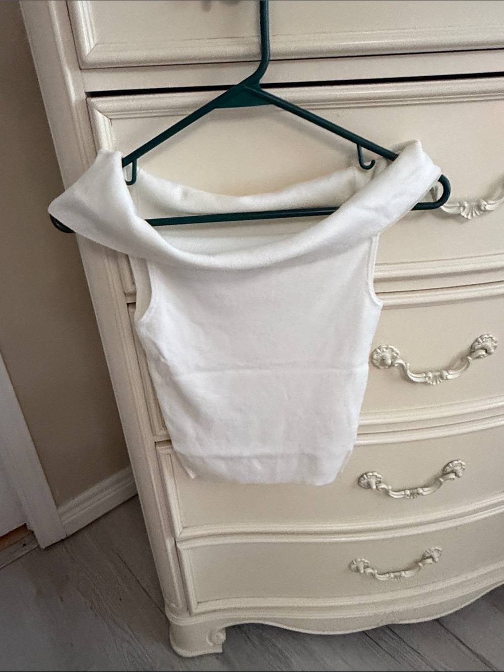 Dynamite White Off-Shoulder Camisole